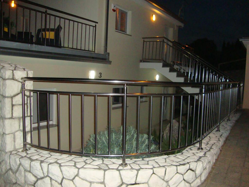 Apartments Ilona Novi Vinodolski Exterior photo