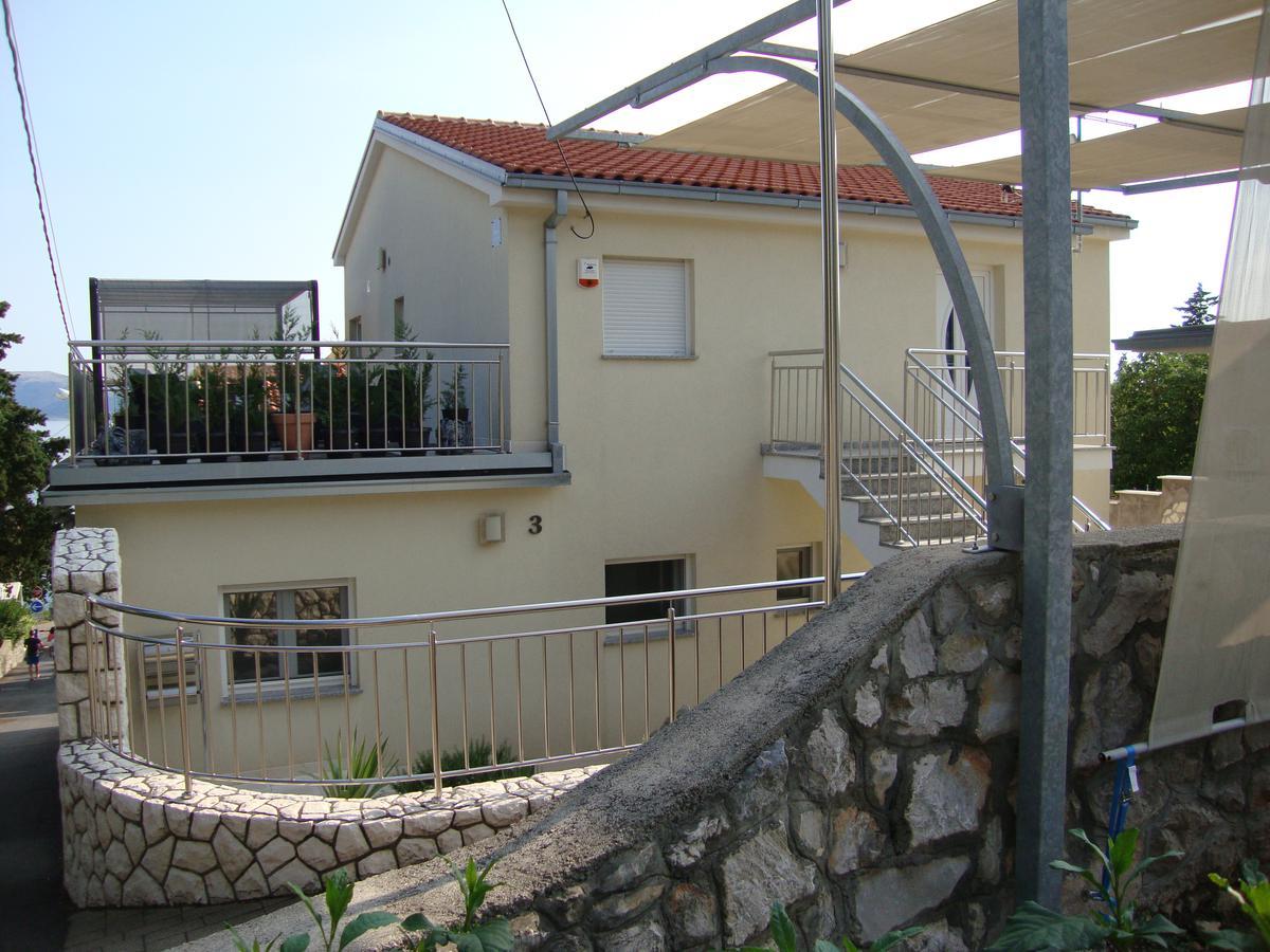 Apartments Ilona Novi Vinodolski Exterior photo