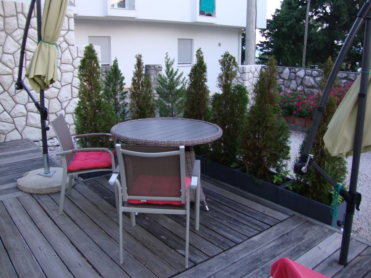 Apartments Ilona Novi Vinodolski Exterior photo